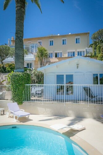 Гостиница Hôtel La Fiancée Du Pirate в Больё-сюр-Мере