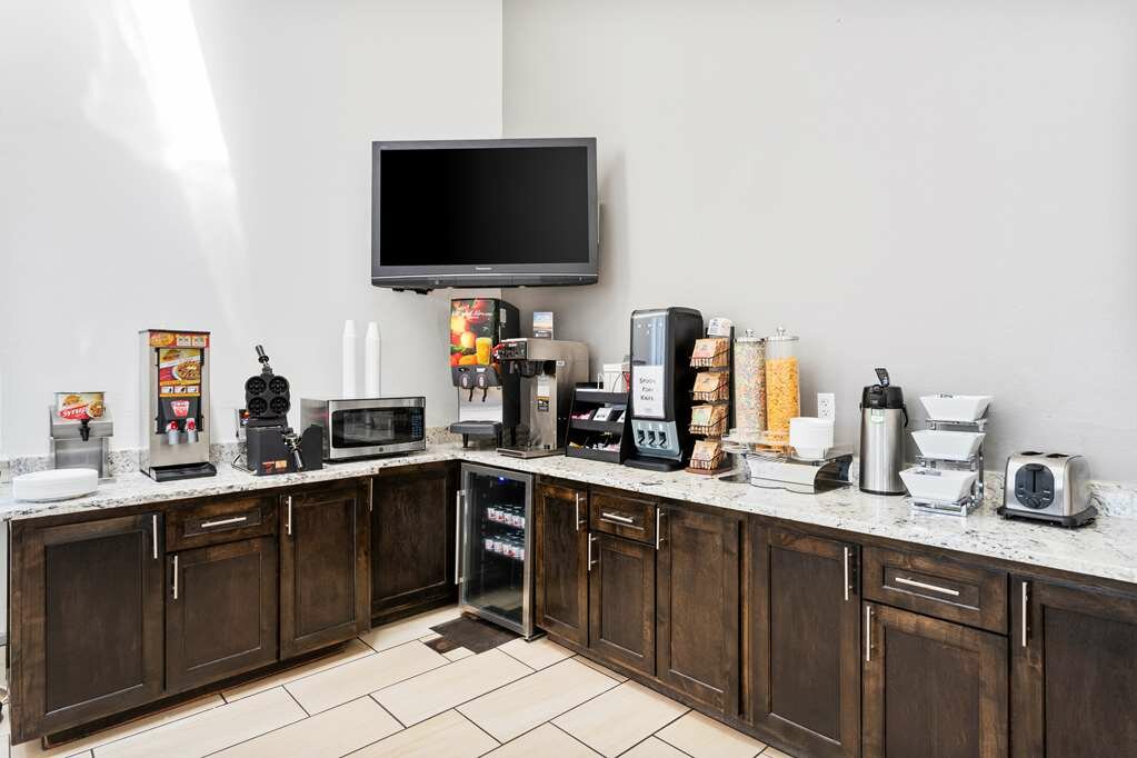 Фото SureStay Hotel by Best Western Albuquerque Midtown