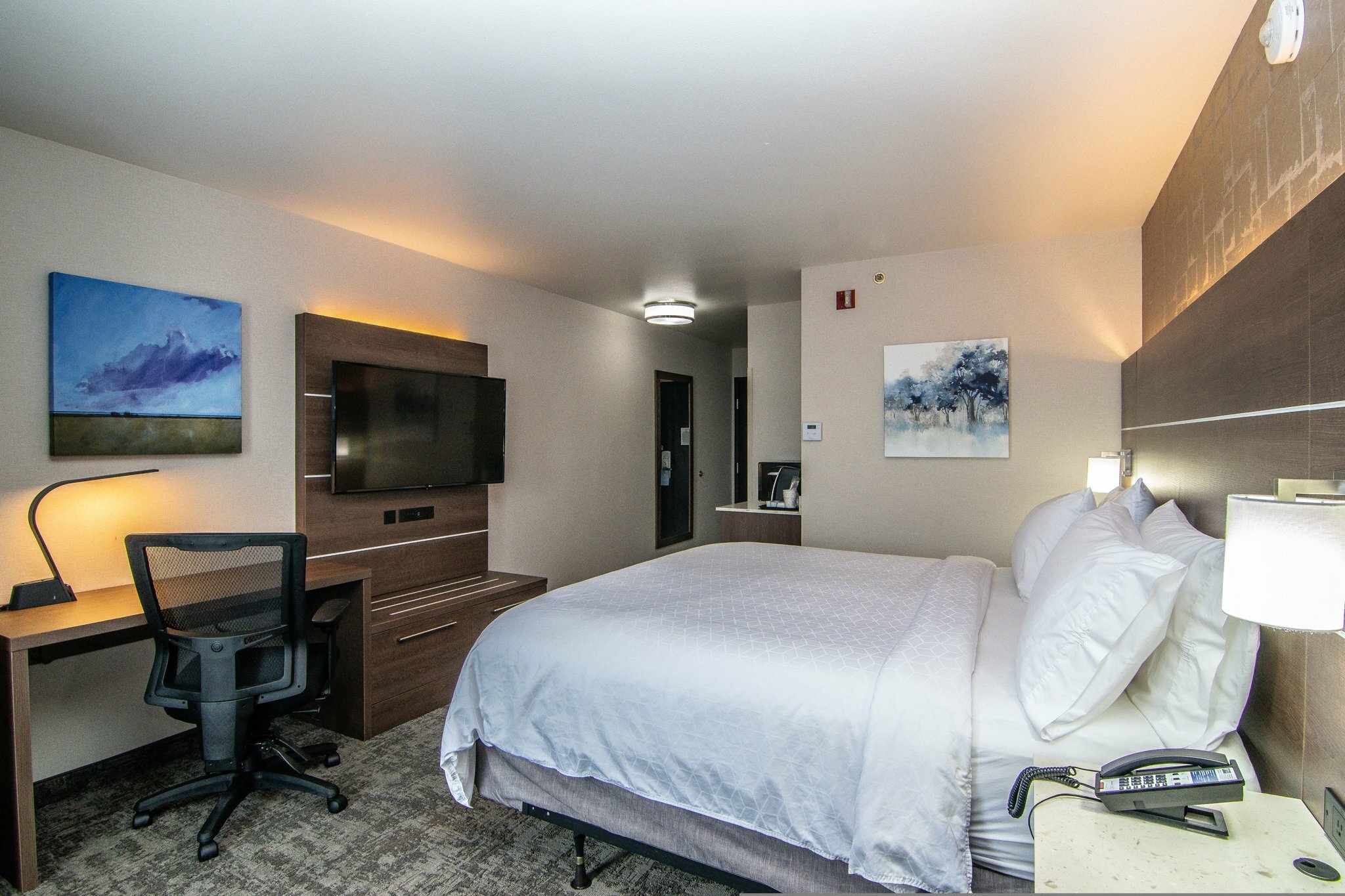 Фото Holiday Inn Express Spokane Downtown, an Ihg Hotel