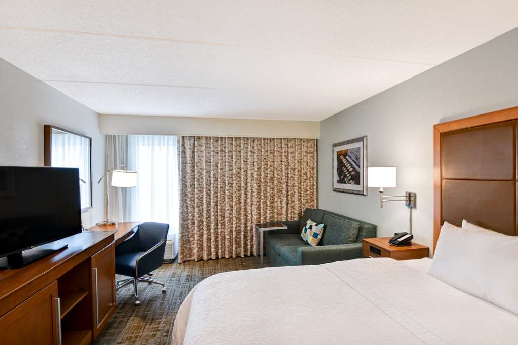 Фото Hampton Inn Albany-Wolf Road
