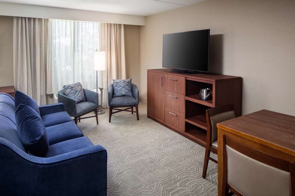 Фото DoubleTree by Hilton Ann Arbor North