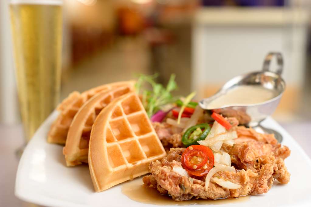 Фото Hilton Waikiki Beach Resort & SPA