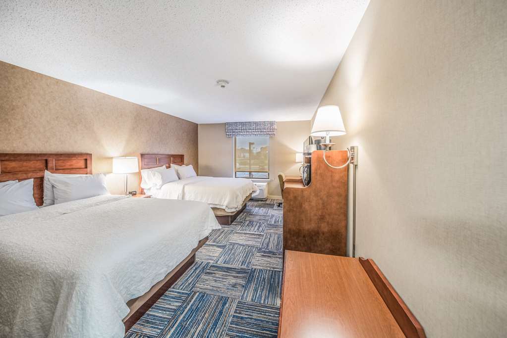Фото Hampton Inn Greenfield