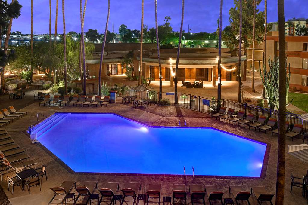 Фото DoubleTree by Hilton Hotel Phoenix Tempe