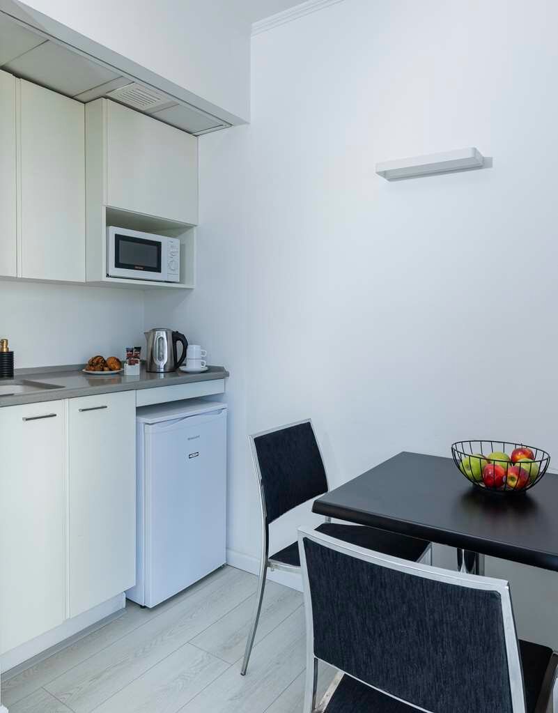 Фото Best Western Regency Suites Hotel