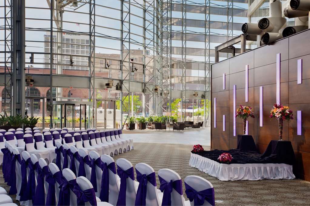 Фото Doubletree Hotel South Bend