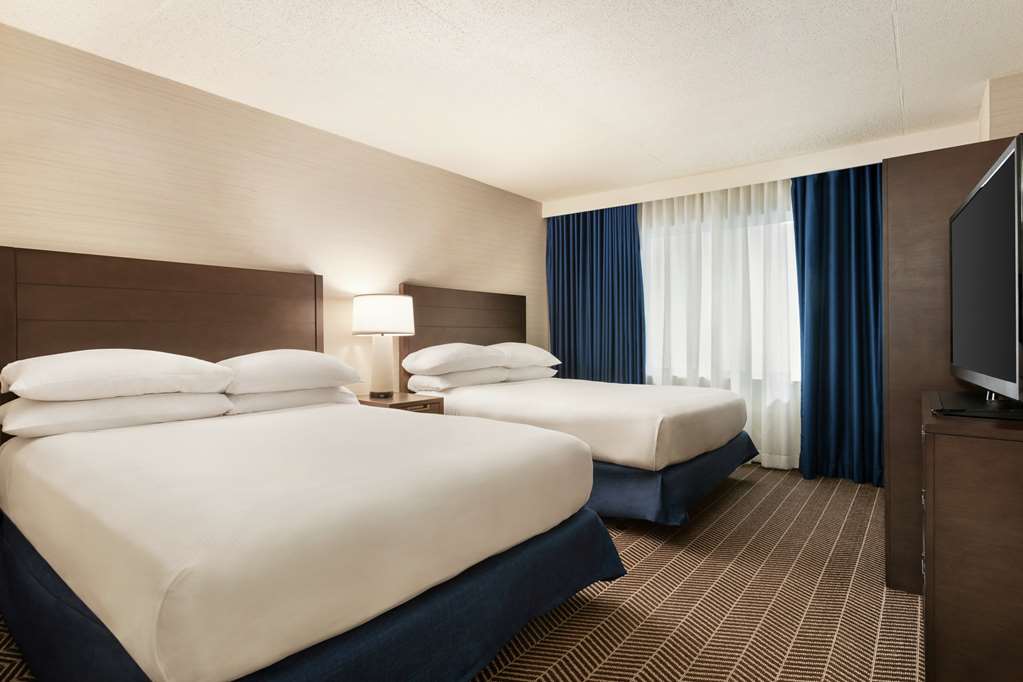 Фото Embassy Suites by Hilton Boston at Logan Airport