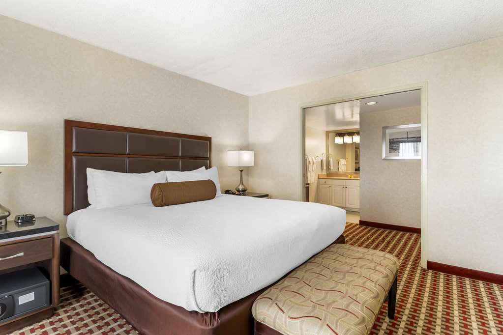 Фото Best Western Plus Grosvenor Airport Hotel