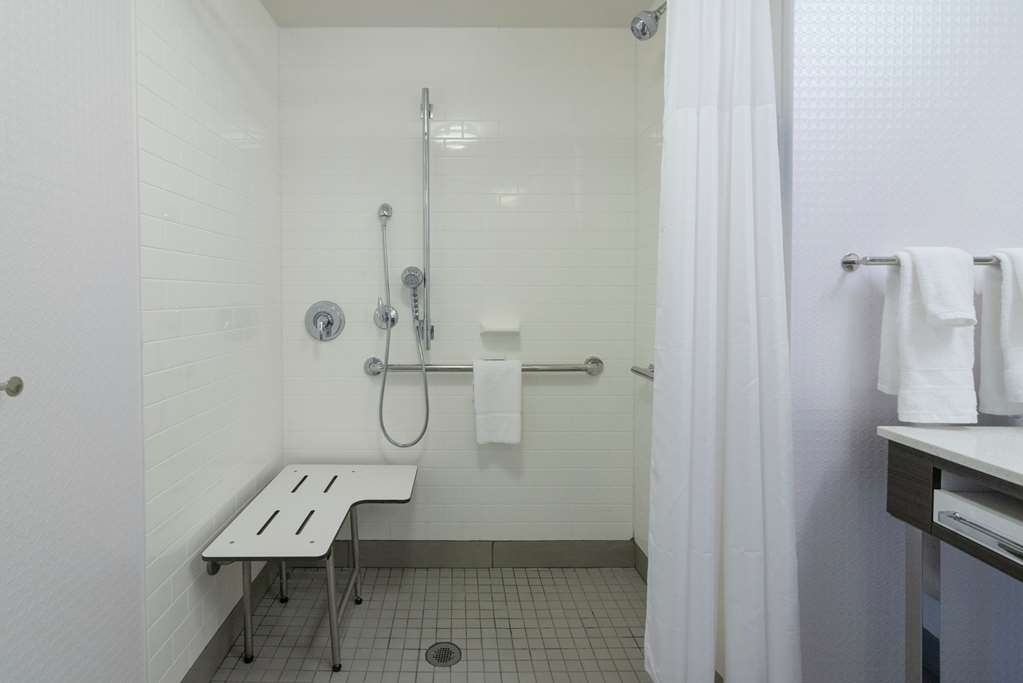 Фото Hampton Inn & Suites Allen Park
