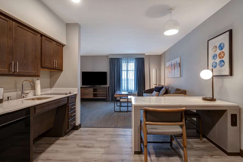 Фото Homewood Suites by Hilton Oak Creek Milwaukee