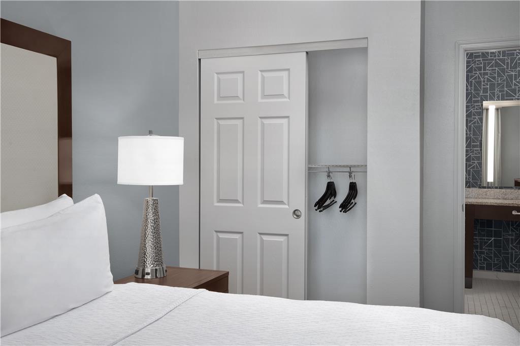 Фото Homewood Suites by Hilton Newark-Cranford