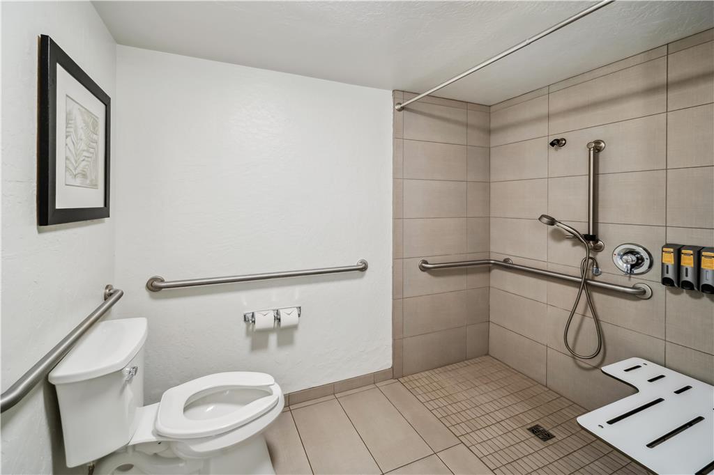 Фото Best Western Plus Hilltop Inn