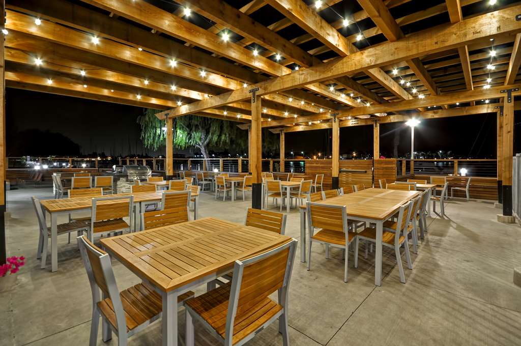 Фото Homewood Suites by Hilton Oakland Waterfront