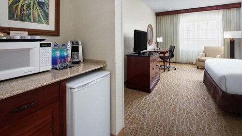 Гостиница DoubleTree by Hilton Hotel Sunrise - Sawgrass Mills в Плантейшене