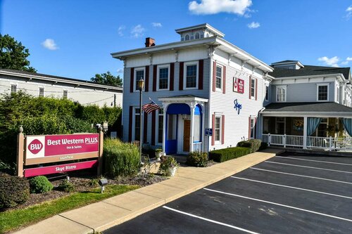 Гостиница Best Western Plus Lawnfield Inn & Suites в Менторе