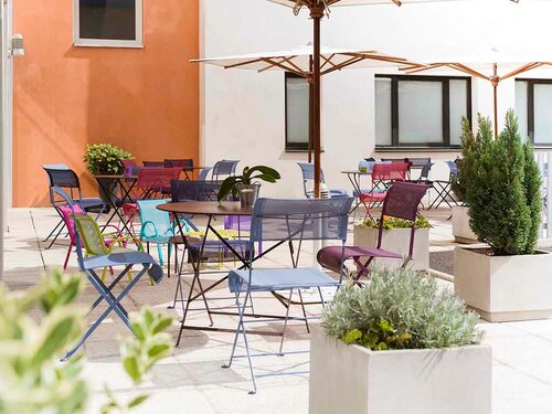 Гостиница Novotel Suites Clermont Ferrand Polydome в Клермон-Ферране