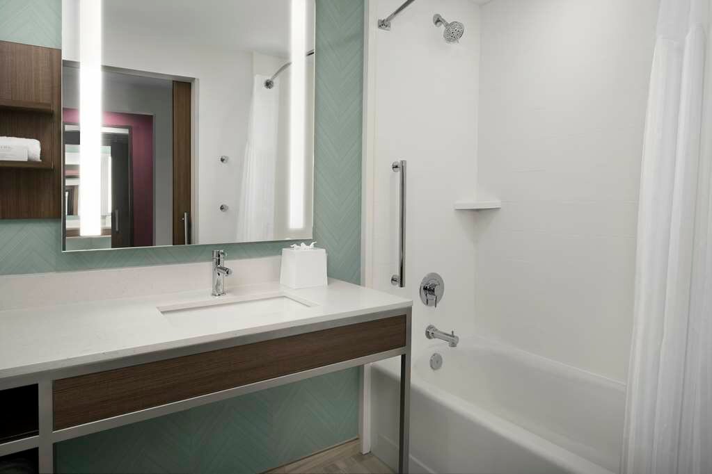 Фото Hilton Garden Inn Pensacola Downtown