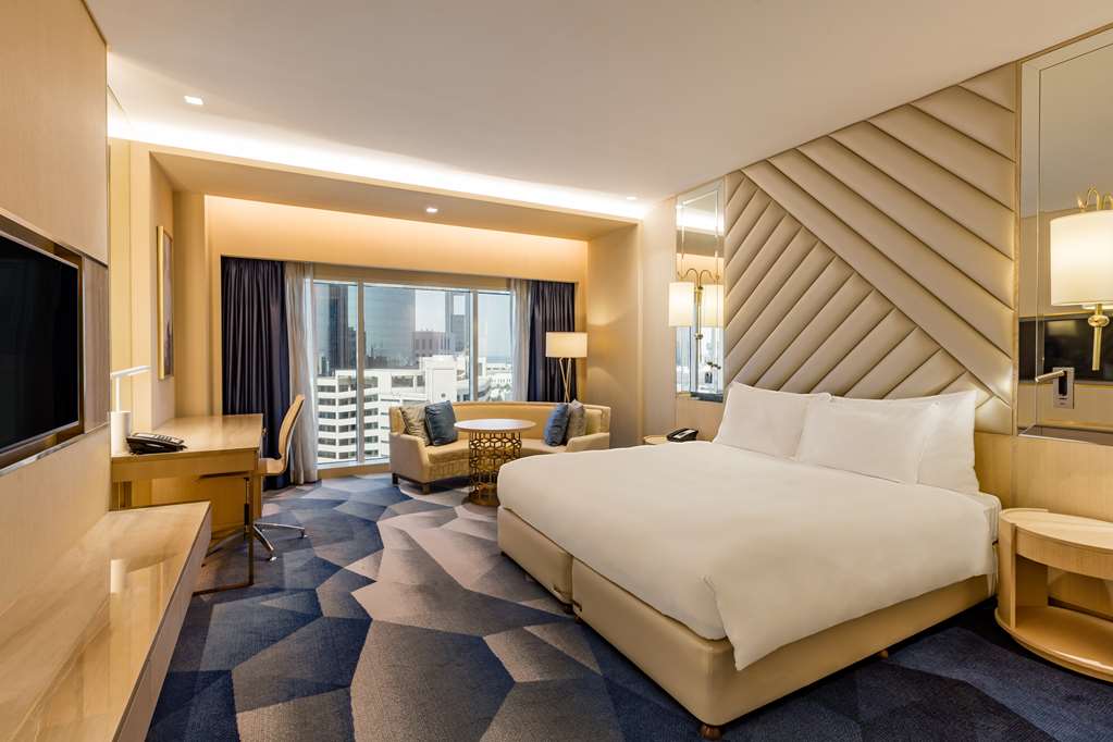 Фото The Diplomat Radisson Blu Hotel, Residence & SPA