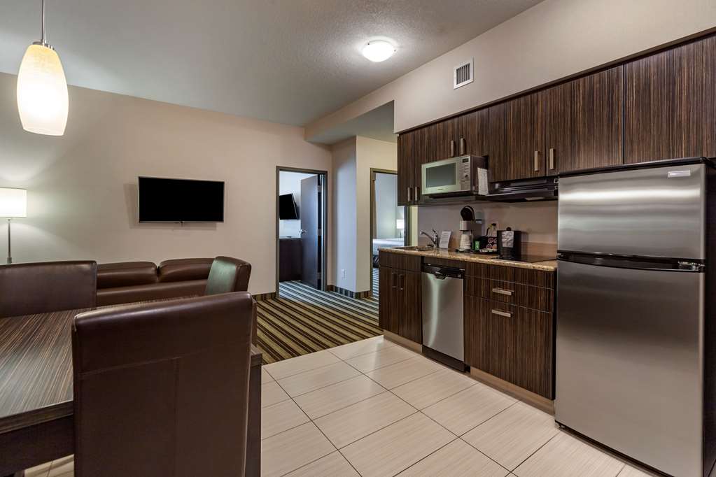 Фото Best Western Plus Drayton Valley All Suites