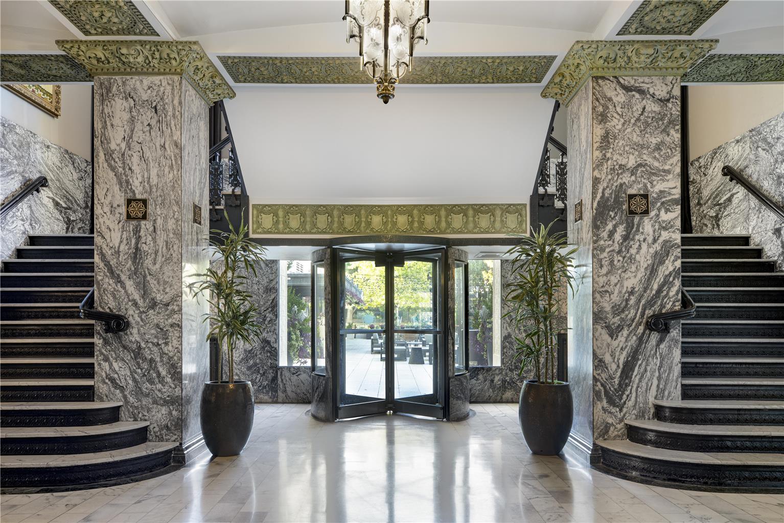 Фото Colcord Hotel