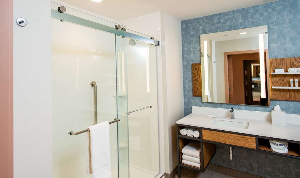 Фото Hilton Garden Inn Moncton Downtown