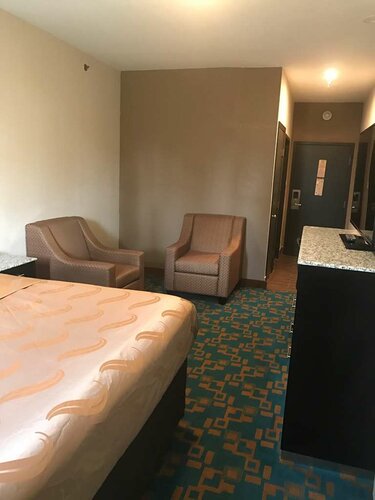 Гостиница SureStay Hotel by Best Western Brownsville в Браунсвилле