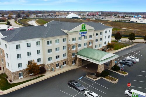 Гостиница Holiday Inn Express & Suites Chicago North-Waukegan-Gurnee by Ihg в Герни