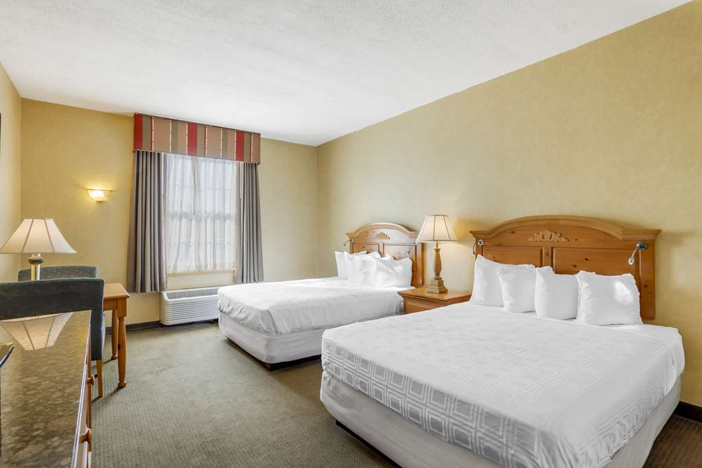Фото Best Western Plus Revere Inn & Suites