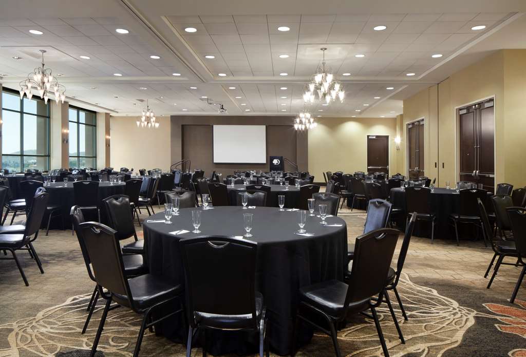 Фото DoubleTree by Hilton El Paso Downtown