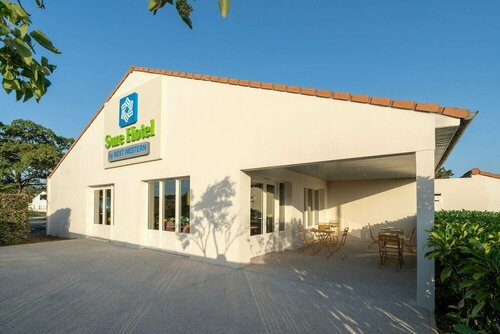 Гостиница Sure Hotel by Best Western Rochefort-Sur-Mer в Рошфоре