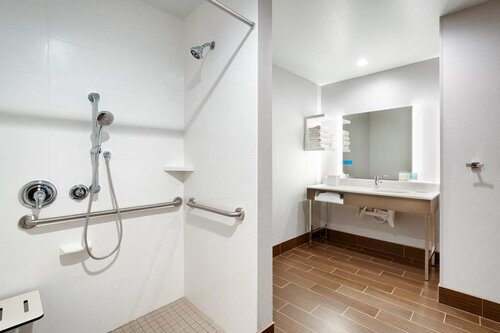Гостиница Hampton Inn & Suites Anaheim Resort Convention Center в Анахайме