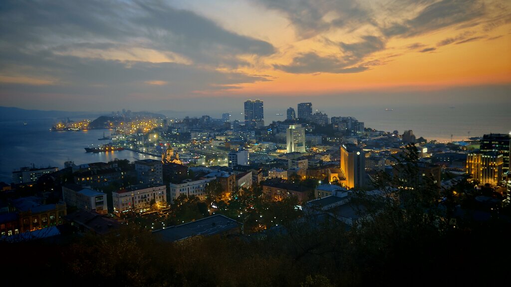 Observation deck Orlinoe Gnezdo Mount, Vladivostok, photo