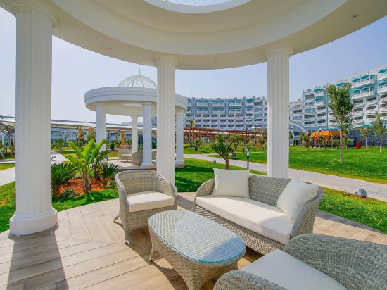 Фото Limak Cyprus Deluxe Hotel