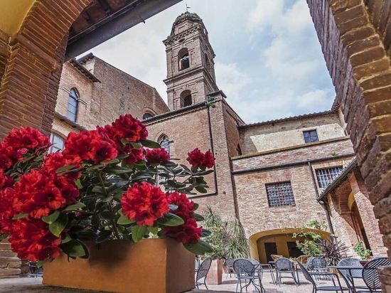 Фото Il Chiostro del Carmine