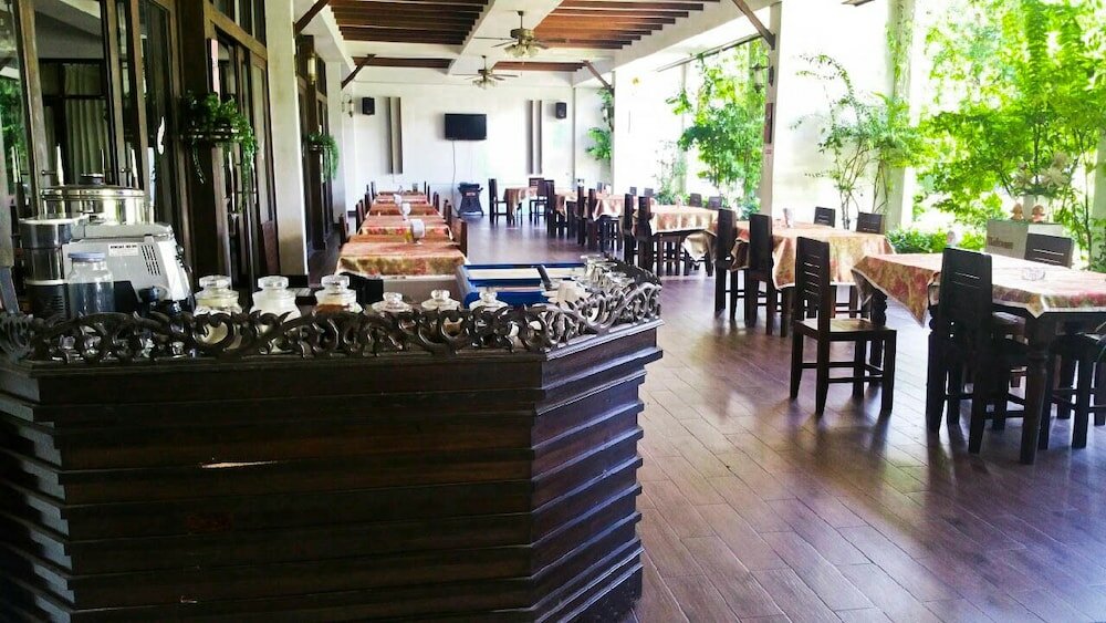 Фото Nana Buri Hotel