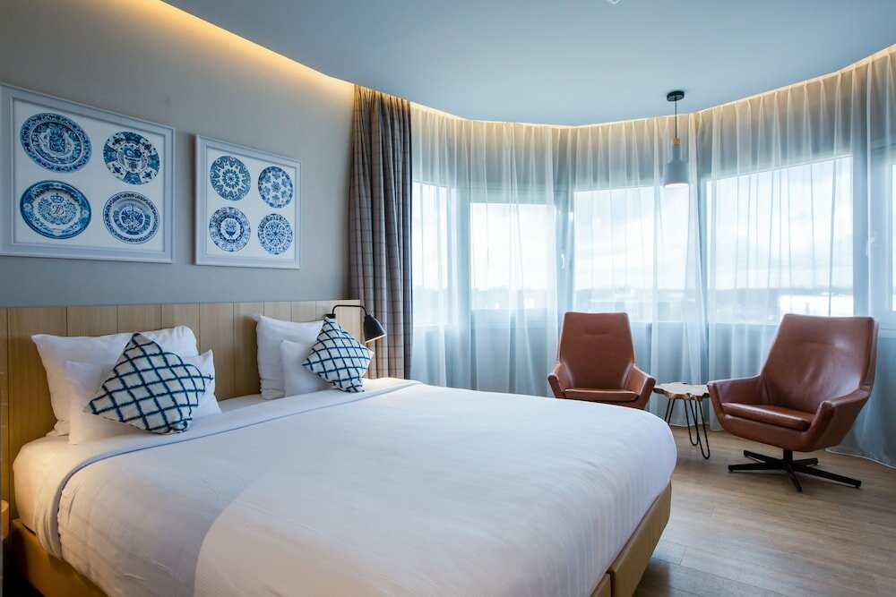 Фото Urban Lodge Hotel