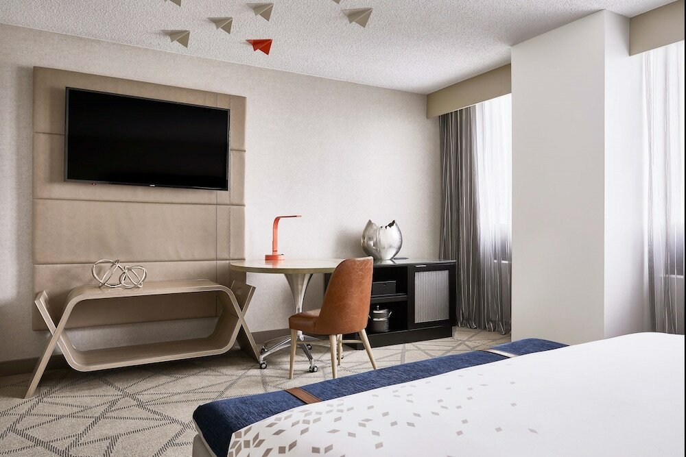 Фото Renaissance Denver Central Park Hotel