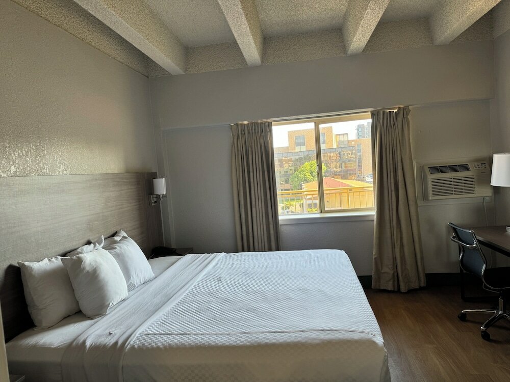 Фото Отель Quality Inn Denver Downtown