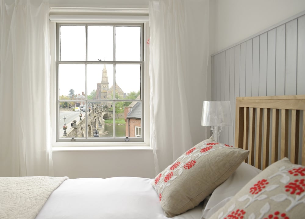 Фото Lion and Pheasant Hotel