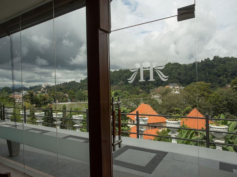 Фото Heaven Seven Kandy