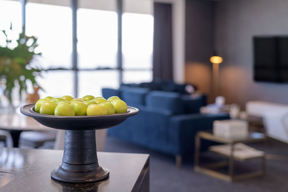 Фото Meriton Suites Herschel Street