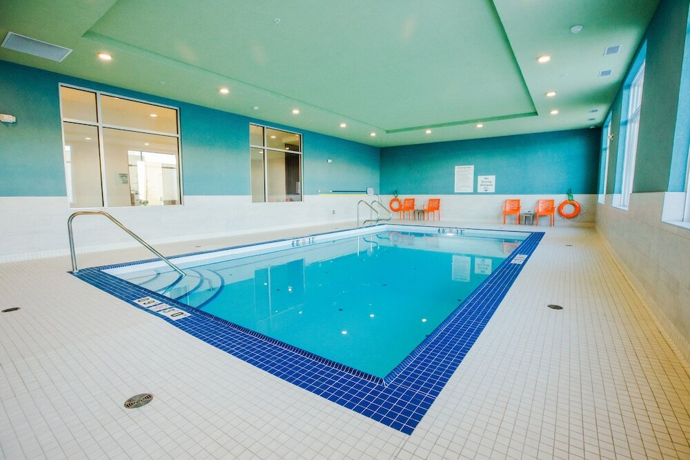 Фото Holiday Inn Express & Suites West Edmonton - Mall Area, an Ihg Hotel