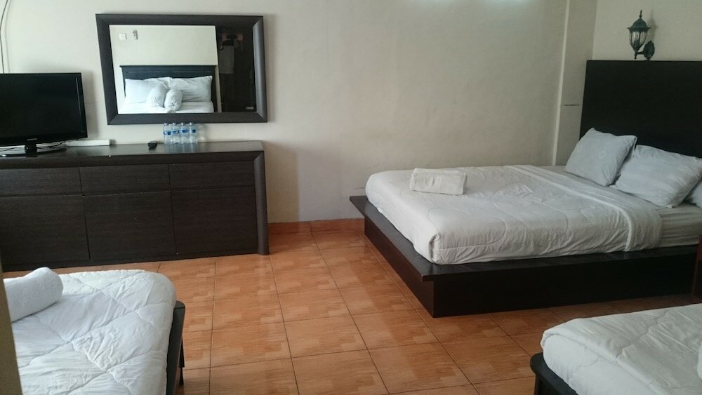 Фото Agus Beach Inn