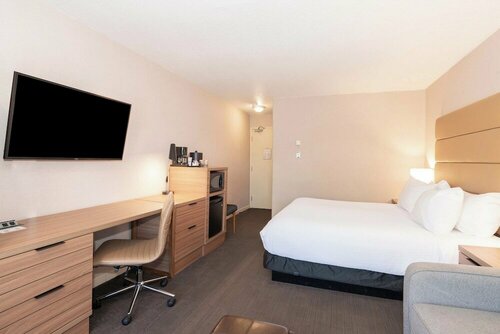 Гостиница Sandman Hotel Terrace в Террасе