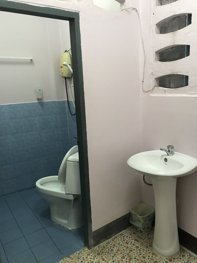 Фото Puangchompoo Place