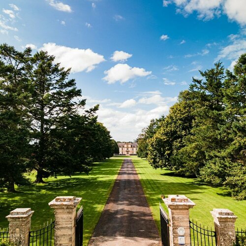 Гостиница Grand Hotel Château de Sully - Piscine et SPA в Кане