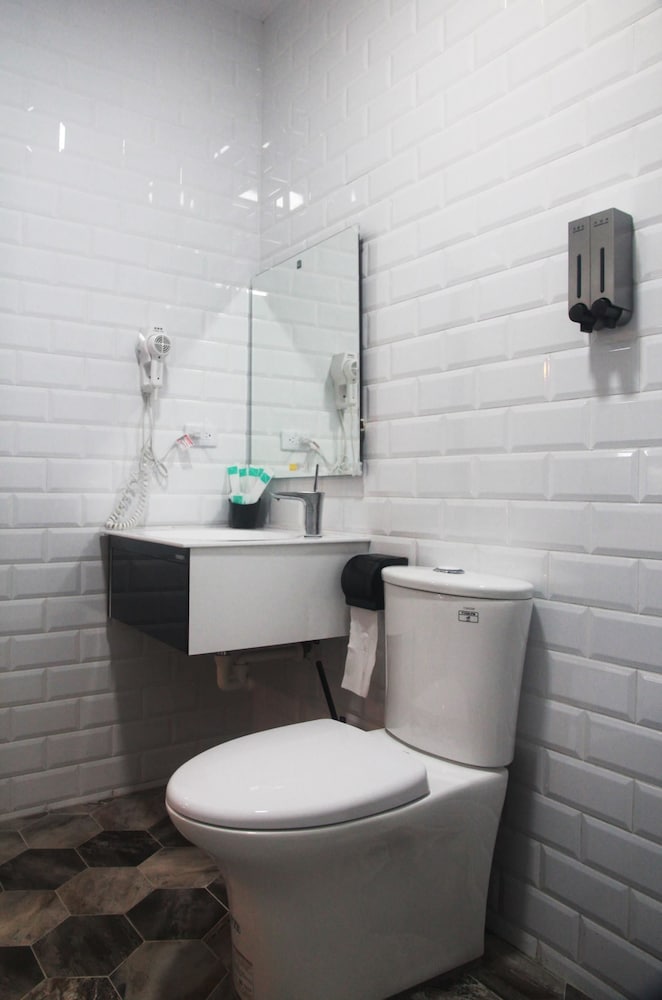 Фото Black House