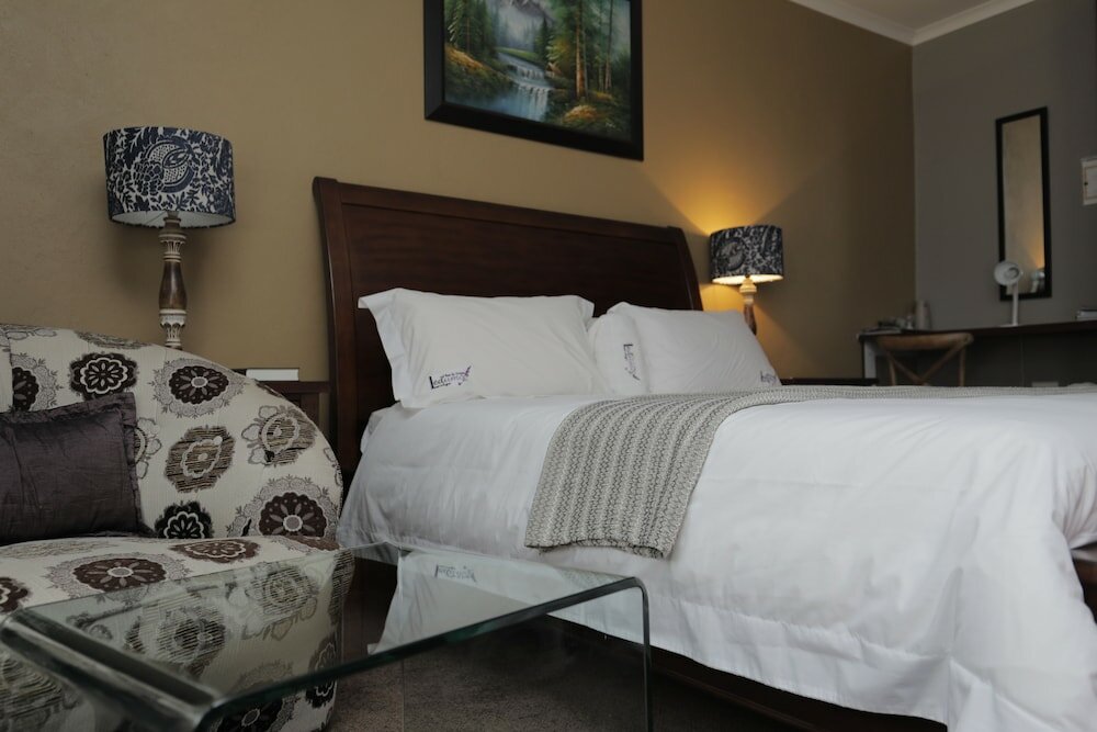 Фото Ledumo Lodge