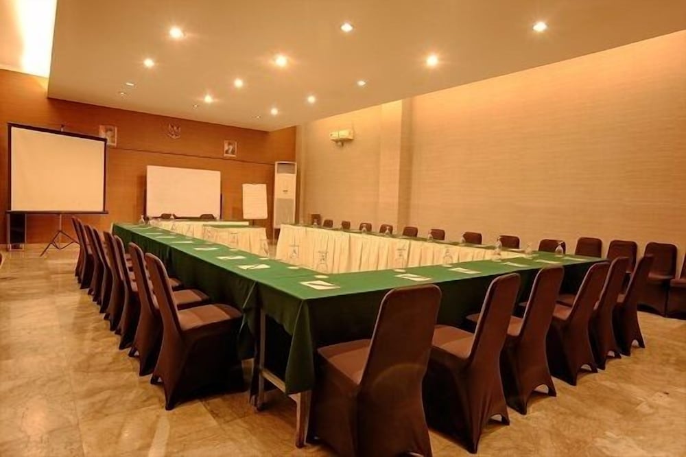 Фото Bali World Hotel