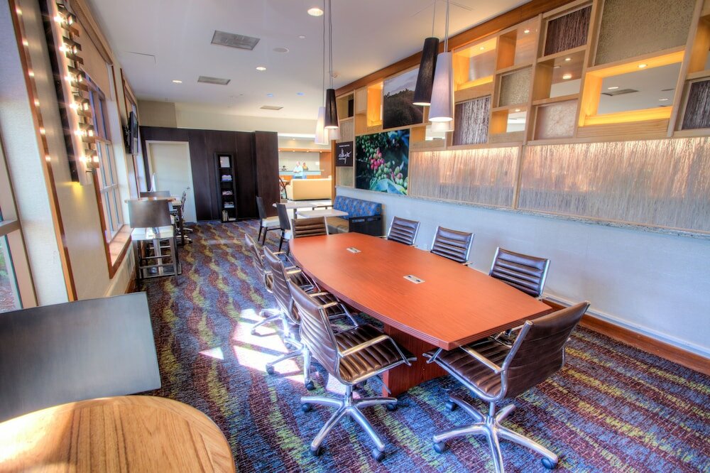 Фото Holiday Inn Tampa Westshore - Airport Area, an Ihg Hotel